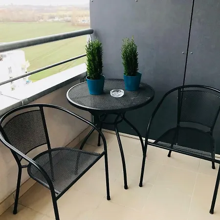 Letnany - Standerova Apartment Prag